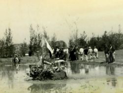 站在台灣農業的浪頭
與農民站在同⼀⽅
幫助台灣農業解決問題